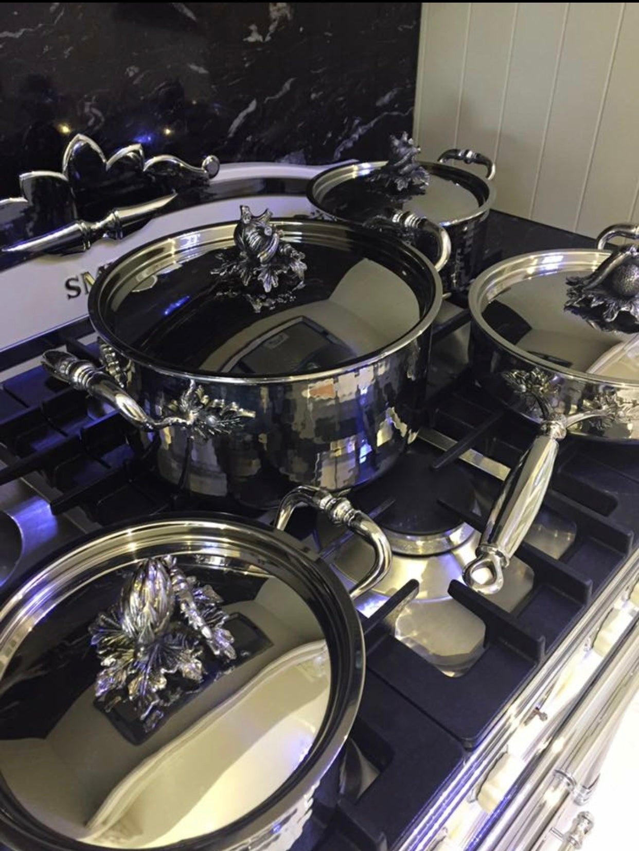 Set of four cooking pots ( silver/charcole vegetable)
