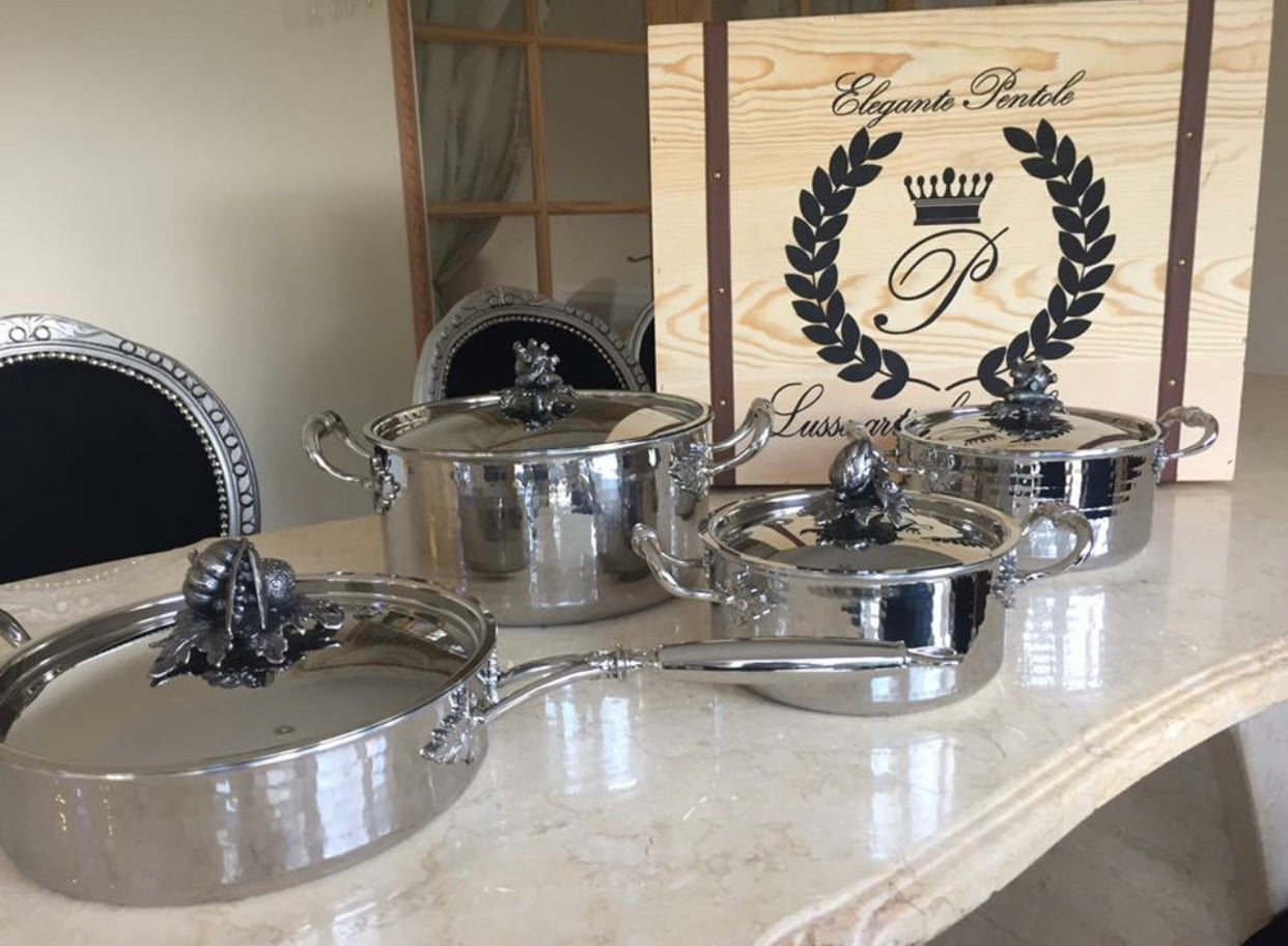 Set of four cooking pots ( silver/charcole vegetable)