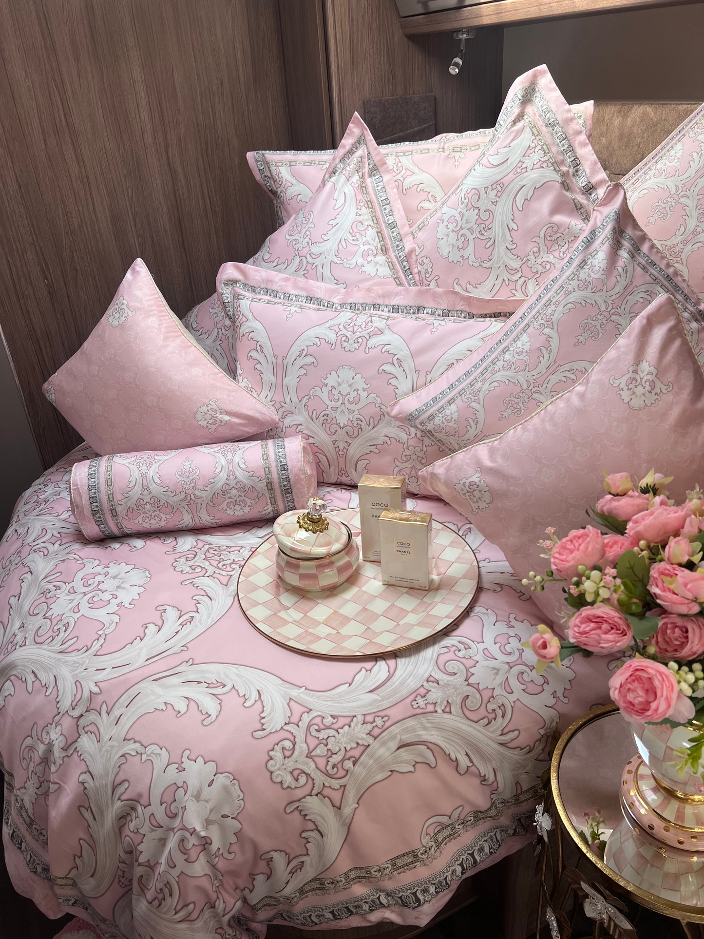 Elagance pink bedding set from