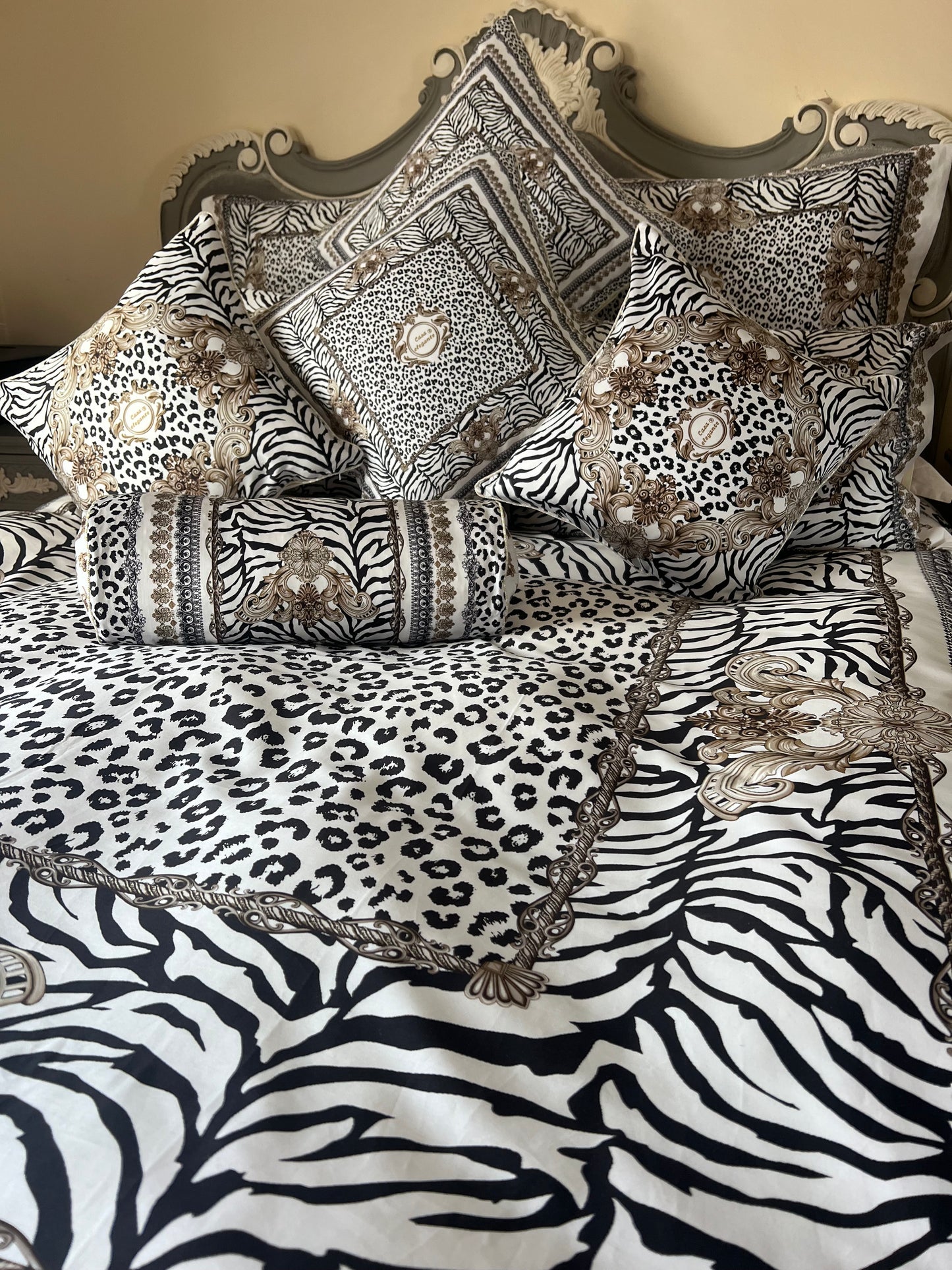 casa black & white bedding set from