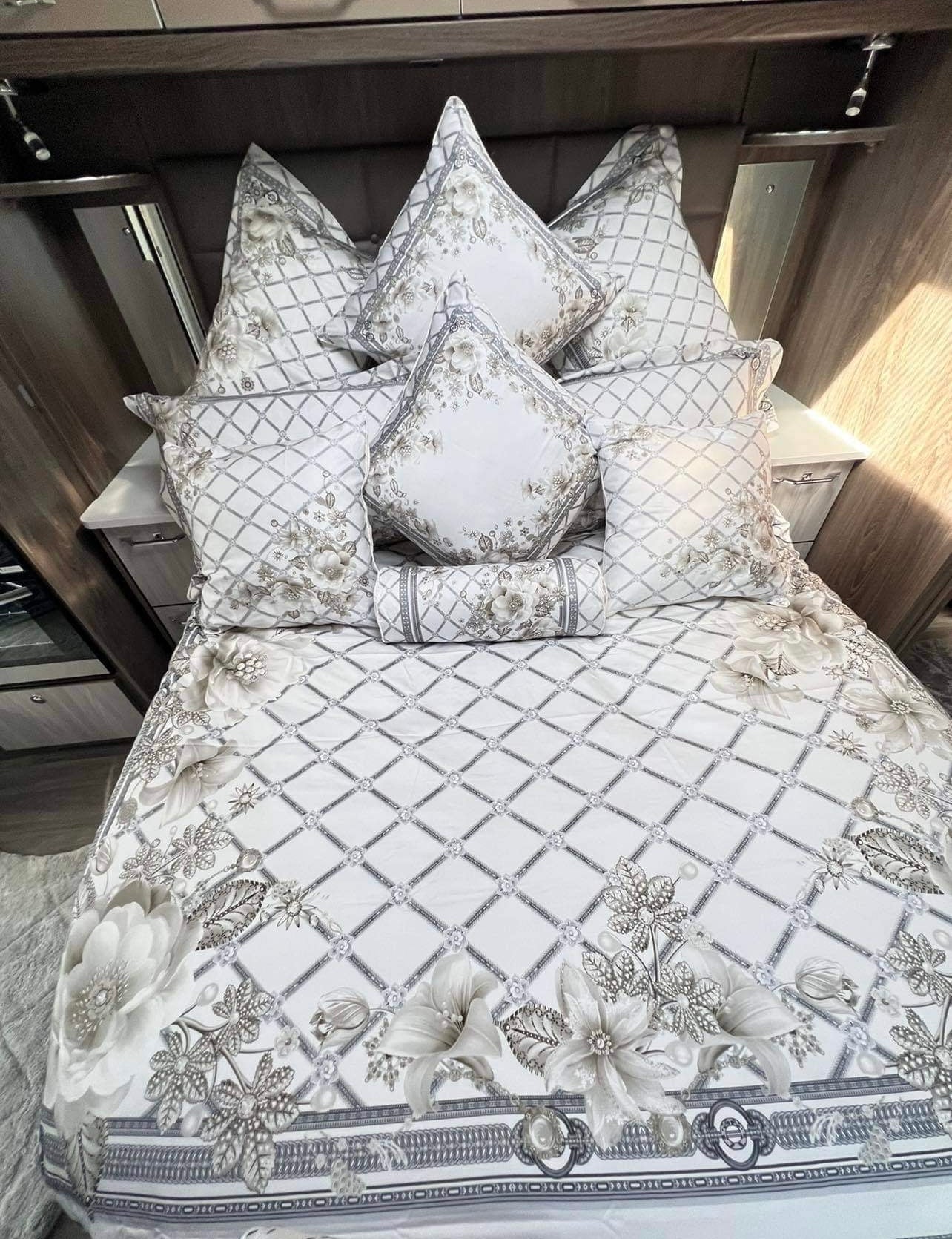 Conjunto de cama majestoso cinza