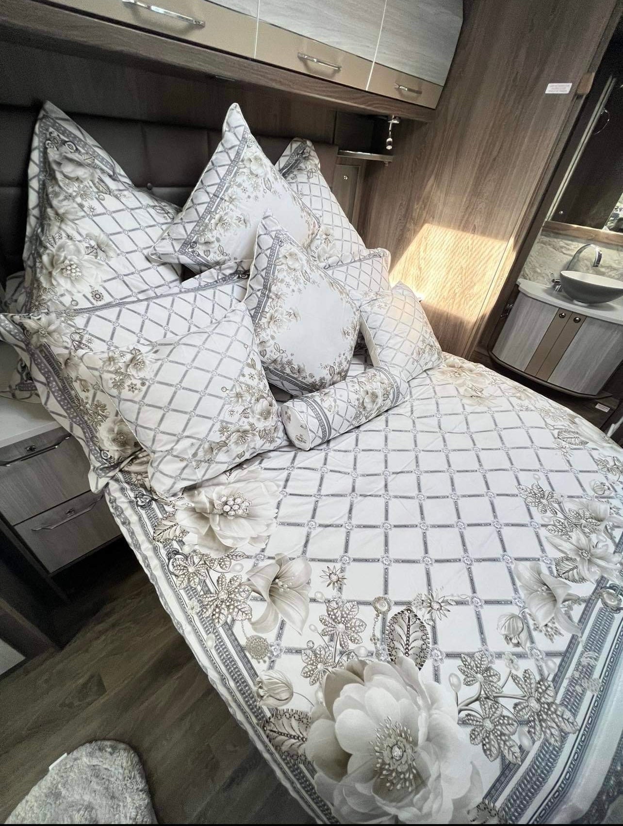 Conjunto de cama majestoso cinza